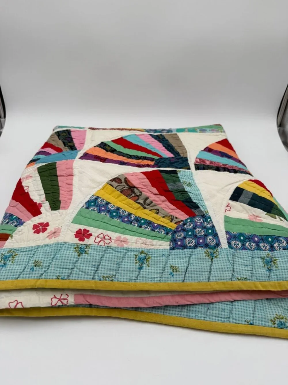 Vintage Hand Stitched Multicolor Fan Quilt Patchwork 64